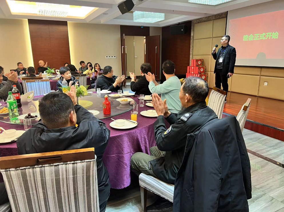 Ϊ��������Ա������װӭ�´����