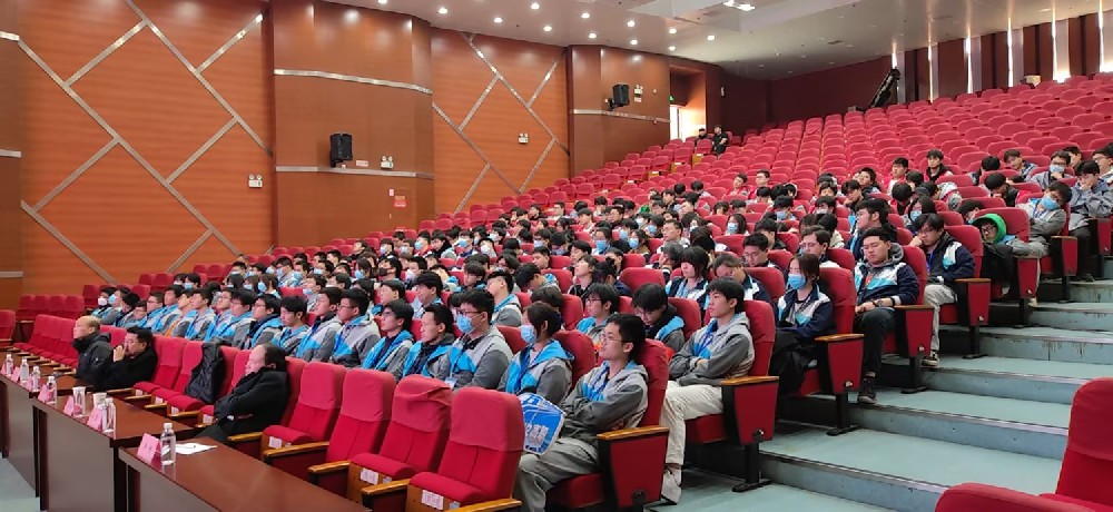 У��������ƶ������ں���ȷ�չ