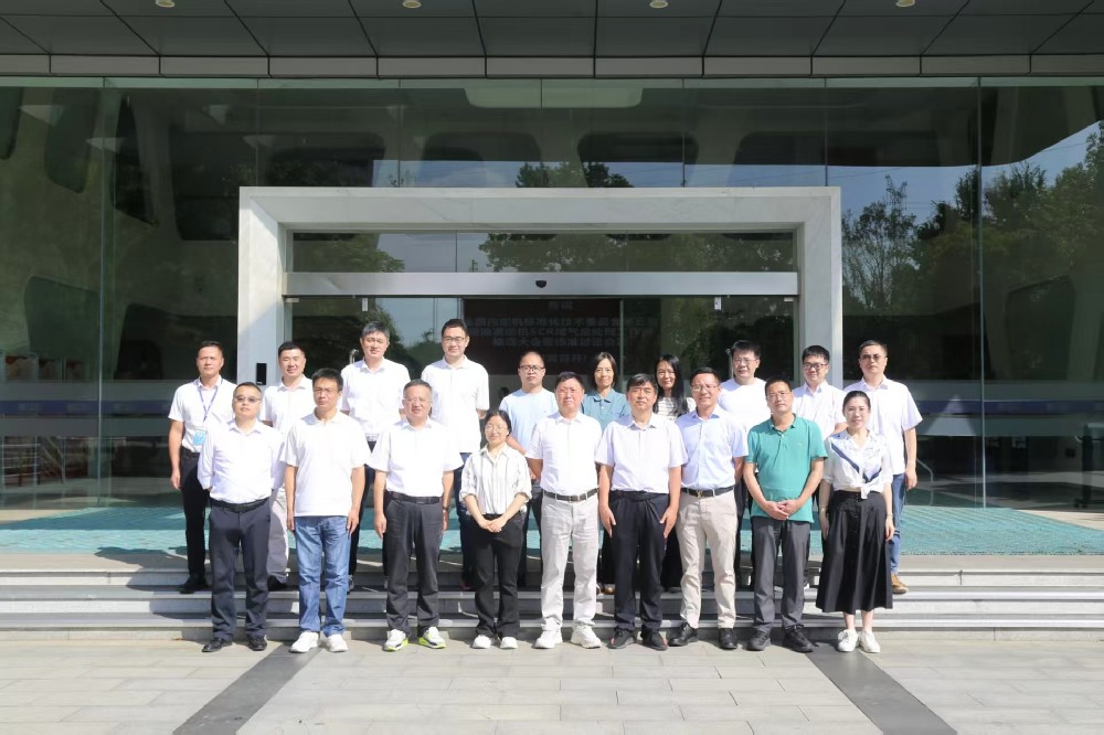 ȫ����ȼ���߶Ȼ�����ίԱ���������ͷ����SCRβ�����ù����黻���������߳߶Ȼ��̻�������Բ���ٿ�